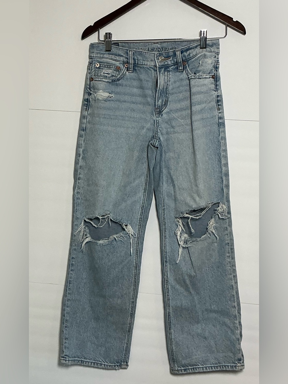 American Eagle Strigid Distressed Straight Jeans 0 Short